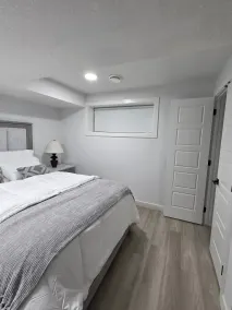The Secord Suite Escape Fun Base Near the Mall - Room