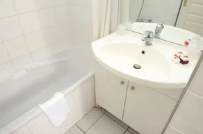 Résidence Séjour et affaires Park Republique Clermont Ferrand - Salle de bain