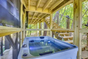 Hot Tub! Waverly Riverfront Converted Boat Cabin - Interior