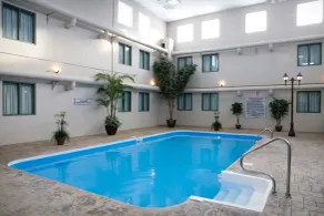 Heritage Inn Hotel & Convention Centre - High River - Piscina