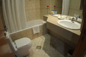 Uptown Hotel Apartments Abu Dhabi by Gewan - Salle de bain