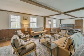 4 Mi to Noannet Pond: Pet-friendly Home w/ Yard - Innvendig