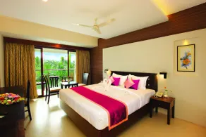 Holiday Vista Thekkady a premium hotel near periyar wild life sanctuary with sky view pool - Room