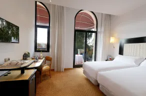 Abba Burgos - Room