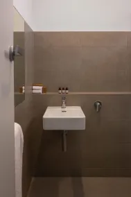 South Pacific Palms Motor Inn - Bathroom