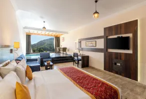 Via Lakhela Lakeview Resort & Spa - Room