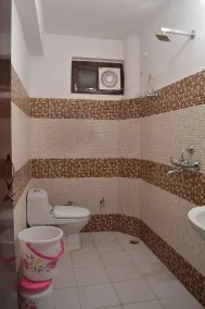 Hotel Thakur Ji - Bathroom