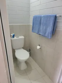 Peterborough Motel - Bathroom