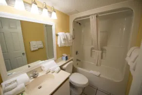 Ocean Club Resort Myrtle Beach a Ramada by Wyndham - Salle de bain