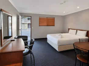 Gladstone Capricorn Apartments - Værelse