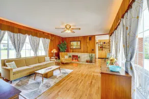 Mid-century 1950s Home W/ Carport Near Route 66 - Interiør