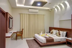 Maulik Mansion Resort - Room