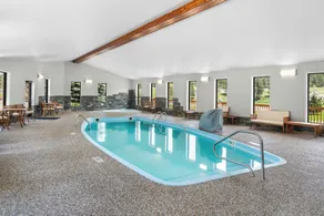 EverSpring Inn & Suites - Pool