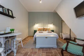 Privatzimmer mit Terrasse | Stadtblick - Zimmer