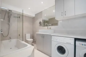 Wharf Lodge River View Apartment - Badezimmer