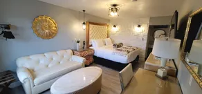 Dragonfly Inn & Suites - Værelse