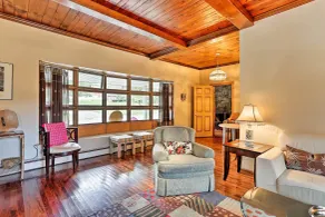 Wawayanda House on 62 Acres - Multiple Fireplaces! - Intérieur