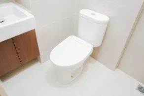 Studio Modern Japanese Style near Aeon BSD at B Residence Apartment - Bathroom