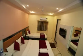 Hotel Rinza Residency - Chambre