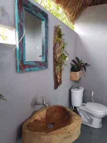Confetti House - Bathroom