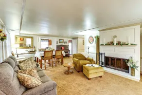 Walk to Shops & Eats: Apt in Downtown Elizabeth - Innvendig