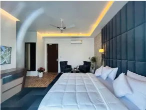 Eminence The Corbett - Room