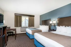 Baymont by Wyndham Owatonna - Room