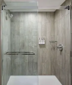 Graduate by Hilton Columbus - Bathroom