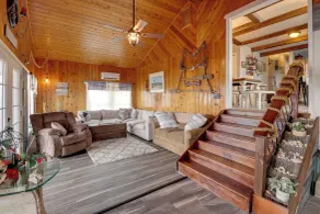 Oceanfront Milford Home w/ View & Boat Access - Interiør