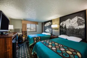 Super 8 by Wyndham Pueblo - Chambre