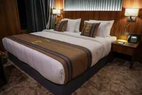 E Hotel - Room