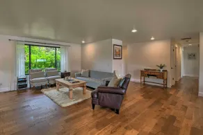 Stylish Olympia Home w/ Private Boat Dock! - Interiör