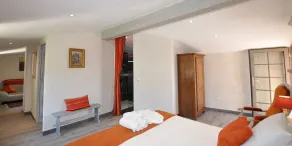 LE MAS DES COLOMBES Chambres d'hôtes B&B & SPA - Værelse