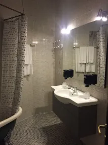 Ambra Boutique Hotel & Bistro - Bathroom