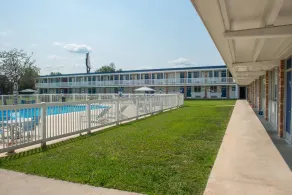Days Inn by Wyndham Waynesboro - Piscine