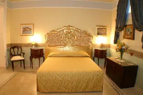 Hotel Art Resort Galleria Umberto - Room