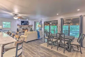 Beautiful Connestee Falls Home w/ Porch in Brevard - Innenbereich