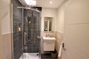 3 Grove Mews - Badezimmer
