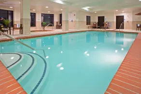 Holiday Inn Express and Suites Columbus Edinburgh by IHG - Pool