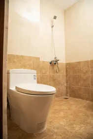 Tu Phuong Hotel - Bathroom