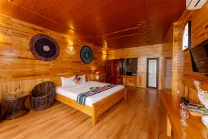 River mountain view homestay - Room