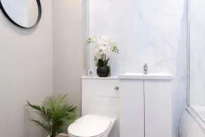 Champagne House - 3 Bedroom Townhouse - Bathroom