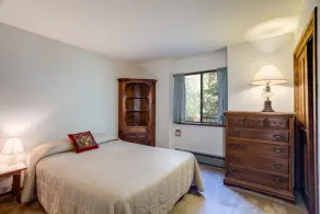Forest Glen-yw - Room