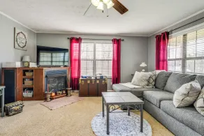 Furnished Deck & Fire Pit: Greeneville Home! - Innvendig