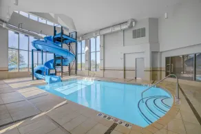Holiday Inn Express & Suites - Woodstock, ON CANADA - Piscine