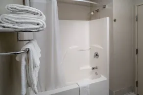 Country Inn & Suites By Radisson, Charleston South, WV - Bathroom