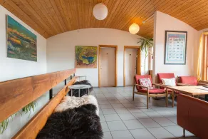 Brekkulækur Guesthouse - Lobby sitting area