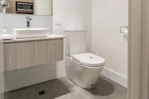 The Lighthouse Hotel - Bathroom