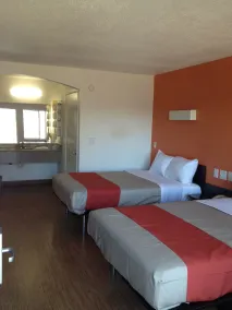 Motel 6-Grand Prairie, TX - Near Six Flags Drive - Værelse