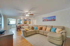 Oak Ridge Retreat w/ Porch < 1 Mi to Downtown - Innvendig